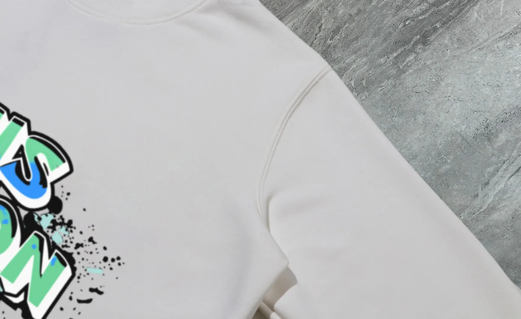 🅿️250 hot style on the shelves🔥❗ 💫〖Louis Vuitton LV〗 Fashionable round neck sweatshirt, casually matched with various styles, it is perfectly handsome😎The whole dress is made of double waistcoats, which makes the whole dress more three-dimensional. Not ordinary factories can do such fine work. The 2025 spring style counters are on sale, exquisite round neck terry sweatshirt, high-end double-strand pure cotton Customized drawstring ribs are dyed in the same vat and are complete with three standards. The chest craftsmanship adopts a simple and elegant pattern on the chest, which is easy to control for any age group! Fit and comfortable! Customized thickened 440g terry sweatshirt fabric, soft and comfortable to the touch, with a three-dimensional shape! 🙌🏻 It’s also very breathable, so it’s a versatile style that can be worn with any outfit! ✔Color: Black White Apricot Size: S M L XL 2XL